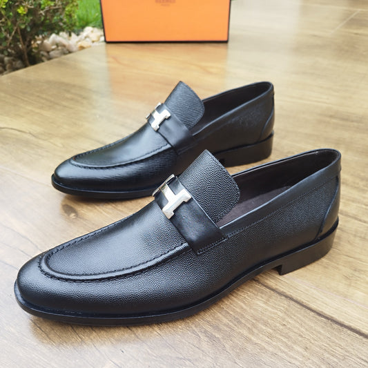 Mocassim Hermes Preto em Couro
