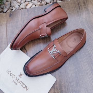 Mocassim LOUIS VUITTON Caramelo